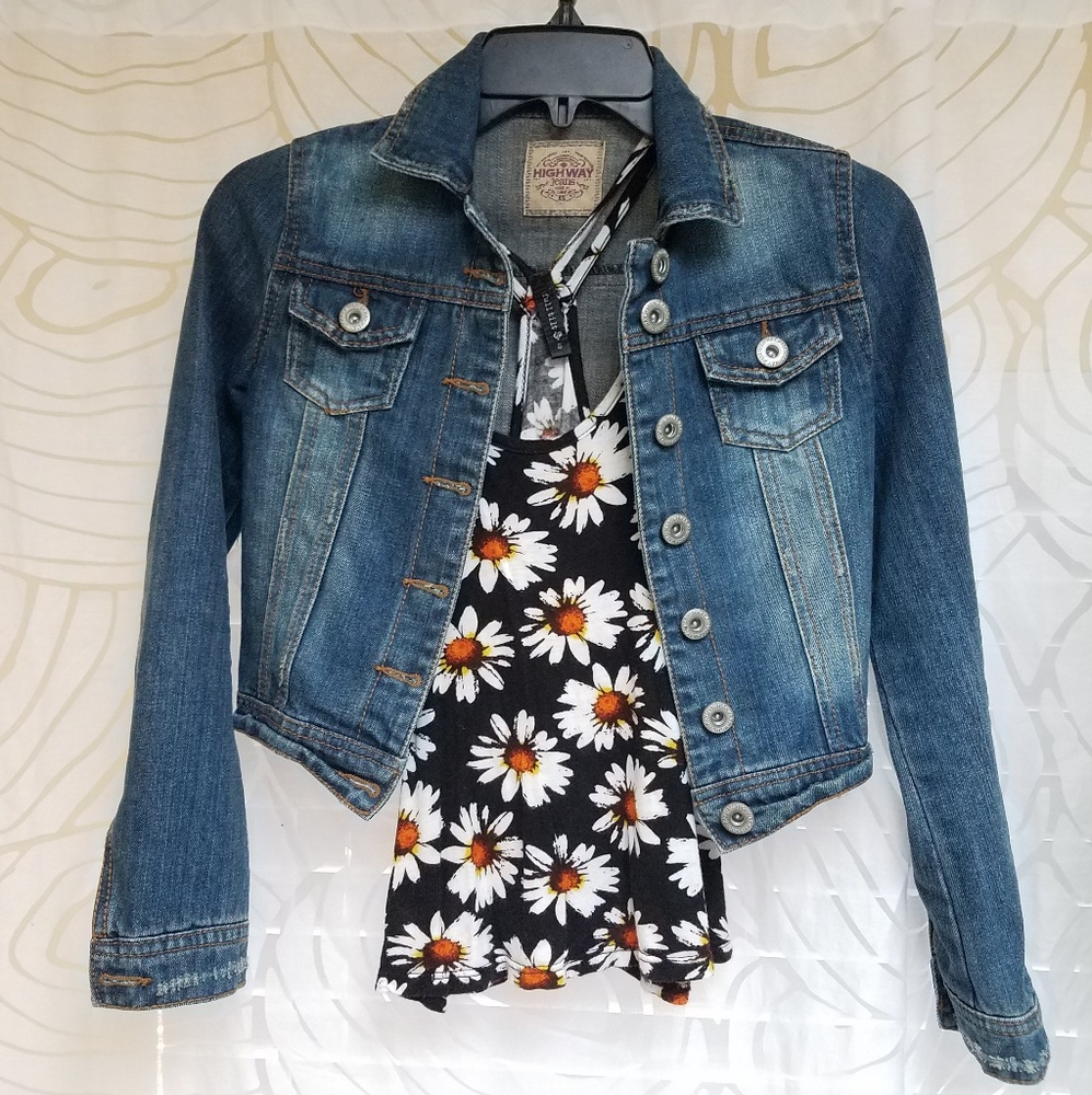 SALE Tillys Jean Jacket + Flowy Floral Tee Tank